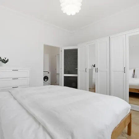 Apartment Bright With Balcony And Air Conditioning In Ruzinov *