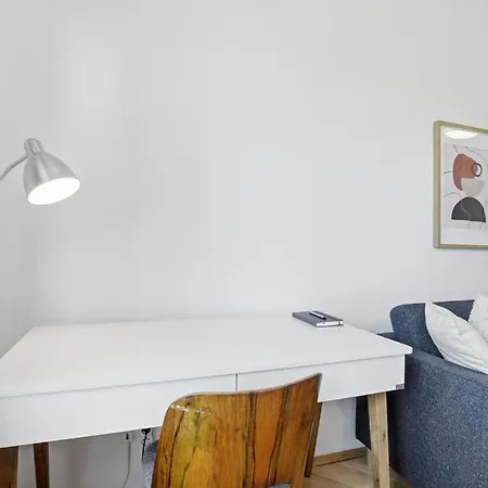 Apartment Bright With Balcony And Air Conditioning In Ruzinov